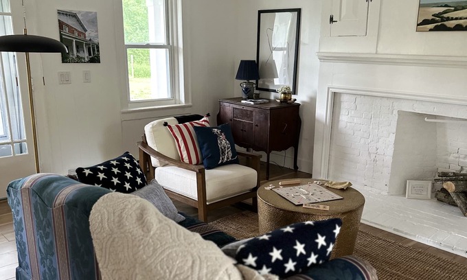 Schuylerville Other | The Farmhouse at Saratoga - H1 Vintage - King Bed