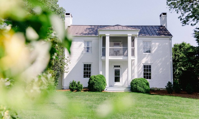 Afton Bed & Breakfast | The Farmhouse at Veritas