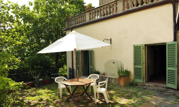 Londa House | The Farmhouse of Caiano between nature, culture and swimming pool