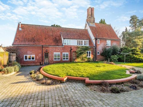 Banham House | The Farmhouse - Uk45894