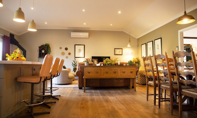 Dixons Creek House | The Farmstead - Family Accommodation