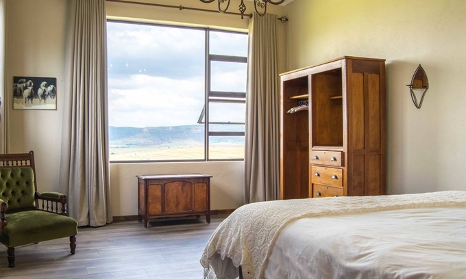 Fouriesburg House | The Fat Mulberry Guesthouse