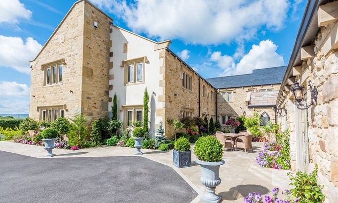 Fence Hotel | The Fence Gate Lodge