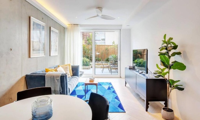 Alexandria Apartment | 'The Fern' Split-level Oasis with Lush Courtyard