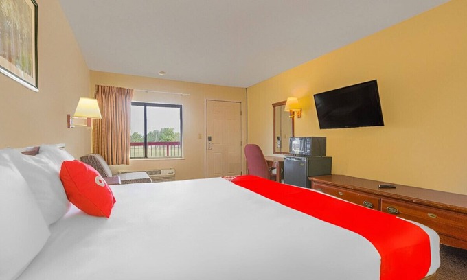 Central City House | The Finest Staycation for Couples! Pet-Friendly