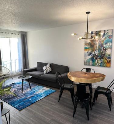Quartier des Spectacles Apartment | The FIVE