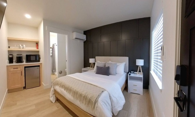 Coeur d'Alene Apartment | The Flats-Suite 4-Full Size Bed-Downtown CDA!