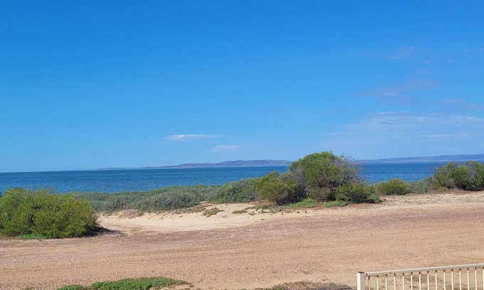 Miranda House | The Flinders Coastal Seafront Shack - uninterrupted views of the Spencer Gulf