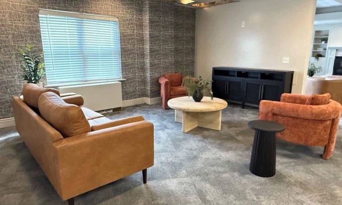 North Central Omaha Apartment | The Florence Summary: