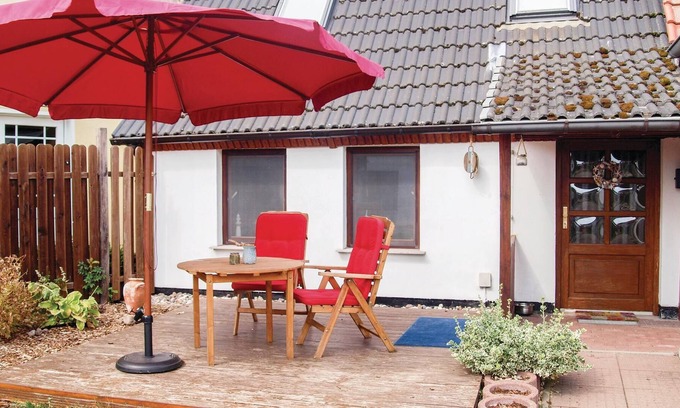 Kamminke House | The former fisherman's house was renovated and modernly furnished in 2018. Enjoy the beautiful locat