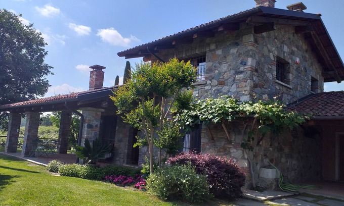 Roppolo House | The fountain country house surrounded by nature