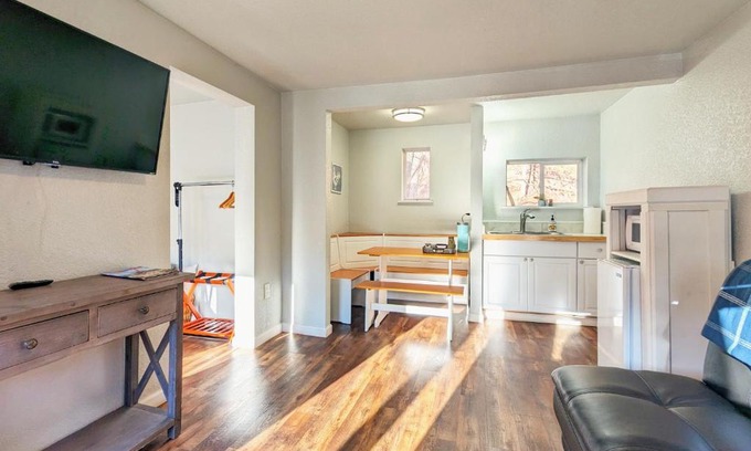 Manitou Springs Historic District Hotel | The Fountain Creek Inn of Manitou Springs