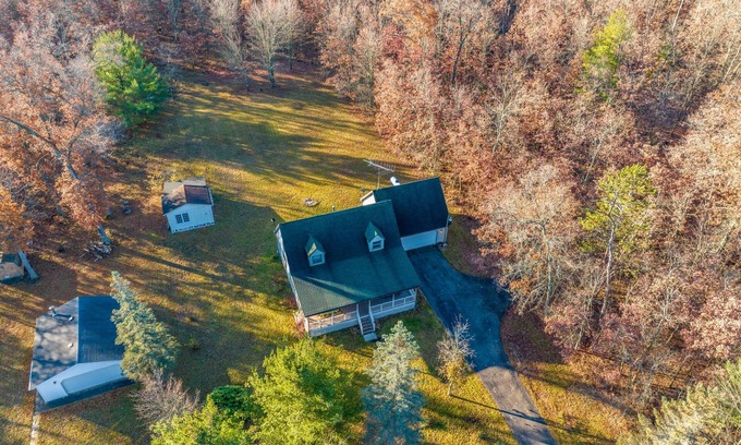 Wellston House | The Four Seasons - Your Home Away From Home