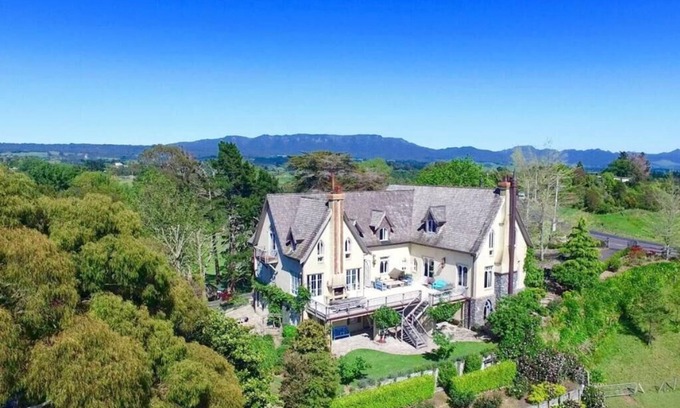 Whakamarama Bed & Breakfast | The French Country House