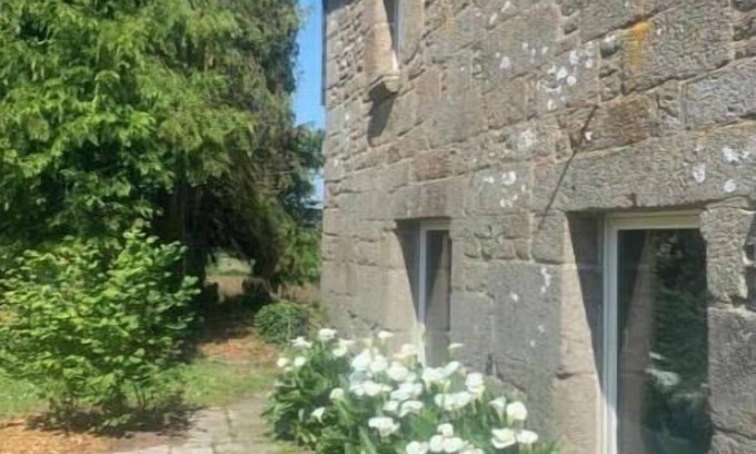 Villamee Bed & Breakfast | The front garden
