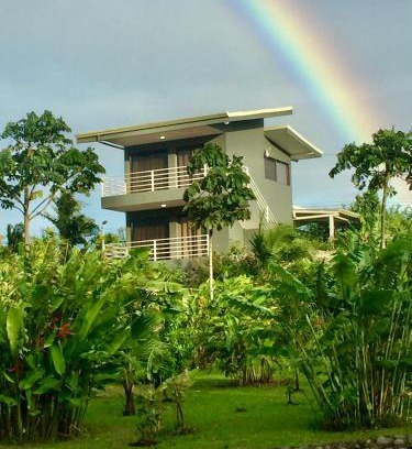 Arenal Apartment | The Fruit Tree Garden Bromeliad Suite