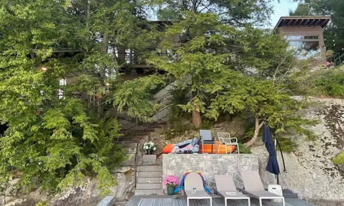 New Milford House | The Full Candlewood Lake Experience
