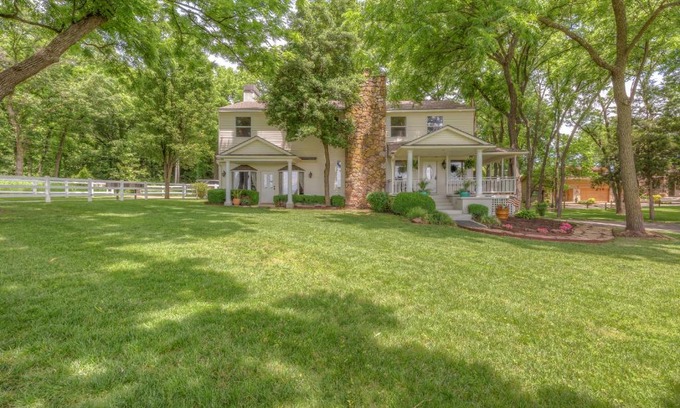 Afton Bed & Breakfast | The Funky Monkey Inn