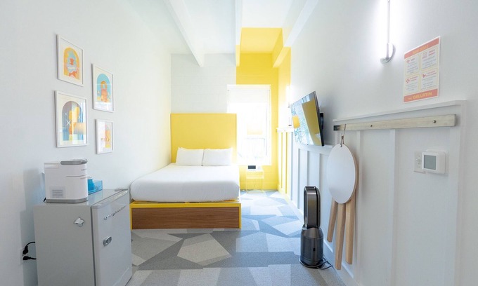 East Hill Hotel | The Gallatin 214, Colorful Boutique Hotel