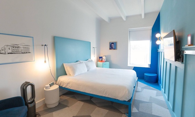 East Hill Hotel | The Gallatin [319] - 2 miles to Nissan Stadium