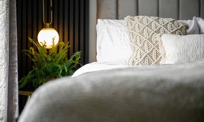Bolton House | The Gallery House - Modern 2BR Stay - Sleeps 5