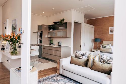Knysna Central Apartment | The Gallery, Luxury Apartment 209, Knysna Waterfront, Stay Knysna