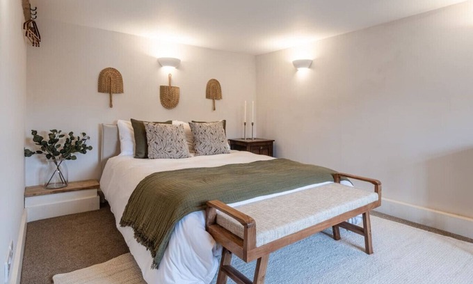 Leafield House | The Gamekeeper's Cottage - Stunning 2 Bed