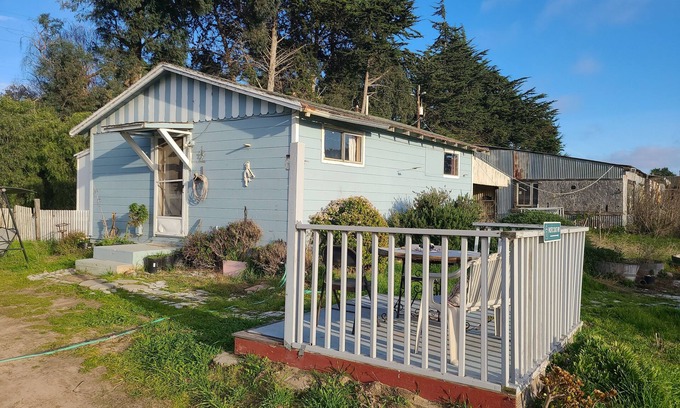 Callender Cottage | The Ganja Getaway 420 friendly cottage at cannabis farm on the PCH Highway 1.