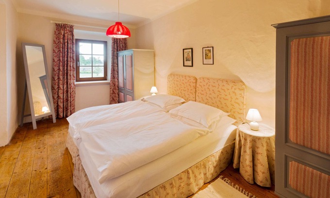 Wolfpassing Apartment | The gardener's house on the golf course
