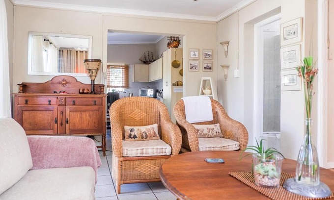 Walmer Ski Chalet | The Garden Cottage on 140 Fordyce