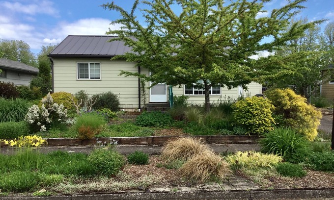 Corvallis House | The Garden House- 5 minutes from OSU