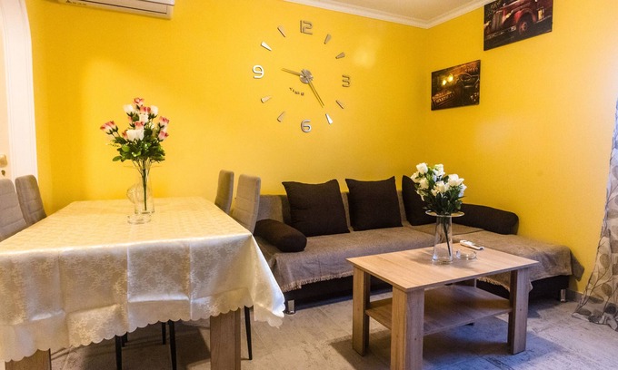 Zakharo Apartment | The Garden House