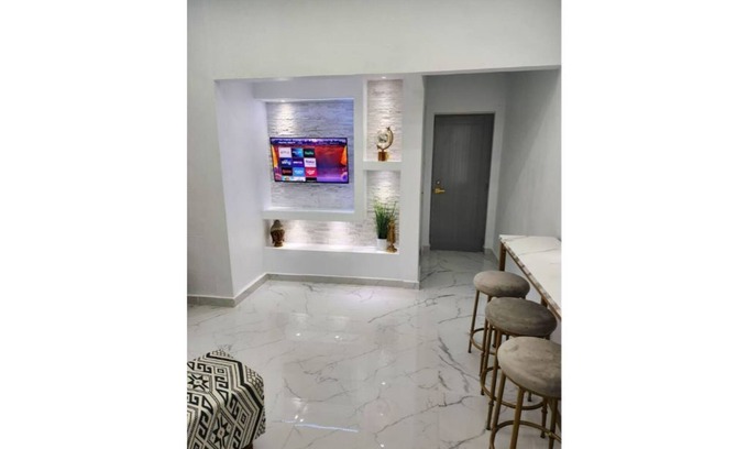 Miramar Apartment | The Garden Miramar Group House The best location ever