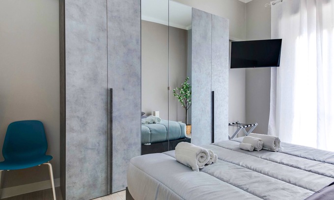 Reggio nell'Emilia Apartment | ⭐️⭐️⭐️⭐️⭐️ THE GARDEN - Old Town - Free Parking + Wi-Fi