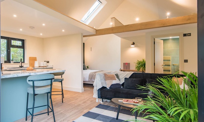 Beckley Cottage | The Garden Room - a holiday let that sleeps 2 guests in 1 bedroom