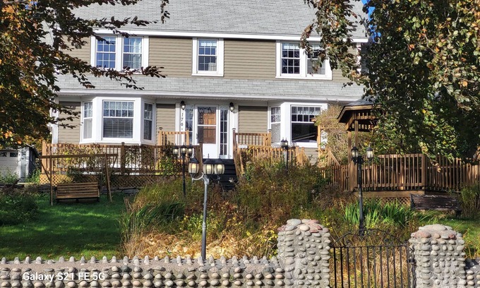 Carbonear Bed & Breakfast | The Garden Room
