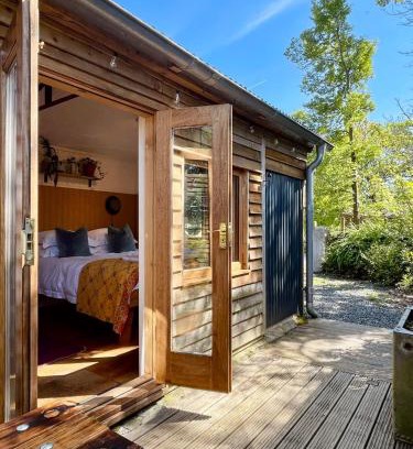 Helston Apartment | The Garden Room - Cabin on The Lizard