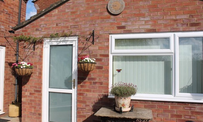 Waddesdon Apartment | The Garden Room Westcott