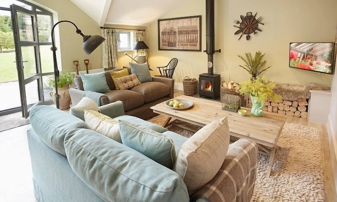 Weston Under Lizard Cottage | The Gardener's Bothy, is a stylish refurbished self catering holiday cottage on the Weston Park Esta