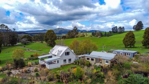 Branxholm Apartment | The Gardener's Cottage on Warrentinna