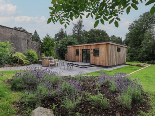 Hutton House | The Gardener's Retreat