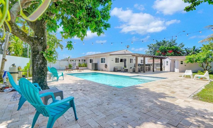 Miami Gardens House | The Gardens - Luxe, Pool, Mins to Hard Rock Stadium