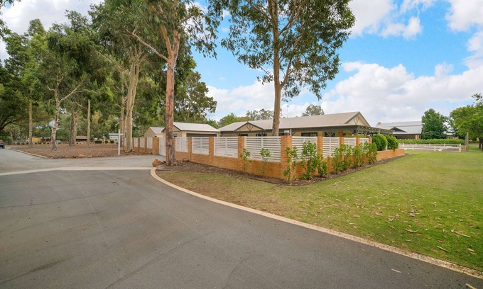 Brigadoon House | The Gatehouse at Glenbaile Estate - luxury living in the Swan Valley