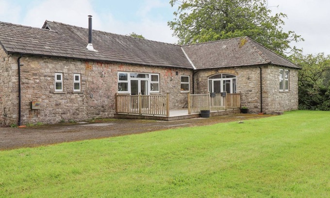 Levens Cottage | THE GATEHOUSE, pet friendly, country holiday cottage in Levens