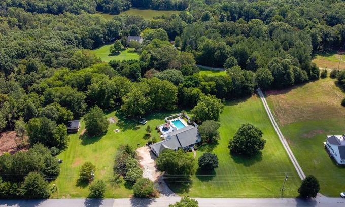 Abbeville House | The Gathering House , large pool retreat for families, friends & pre-bridal fun
