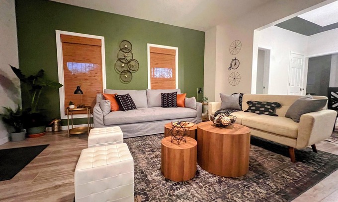 Xenia House | The Gathering Place - 10 min Yellow Springs - 15 min Dayton Air Force Museum