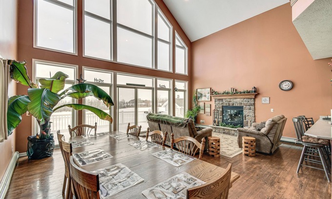 Rushville House | ‘The Gathering Place’: Rushville Home w/Hot Tub
