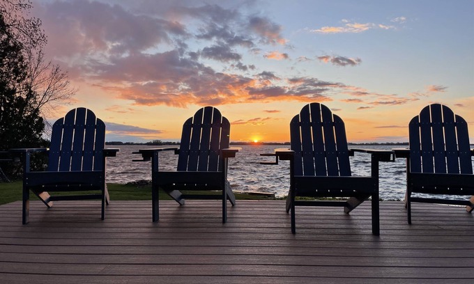 Beaver Dam House | The Gatsby Getaway - A Charming 100-Year-Old Lakeside Retreat in Beaver Dam!