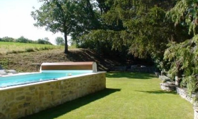 Revest-des-Brousses House | The Gavottes
