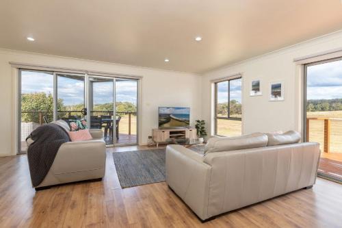 Diamond Beach House | The Gem 39B Emerald Drive